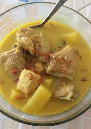 Foto resep Ayam kentang masak kuning