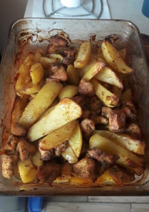 Pulykasült fűszeres csirkemell velesült krumplival recept fotója