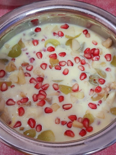 फ्रूट कस्टर्ड (fruit custard recipe in Hindi) रेसिपी मुख्य फोटो