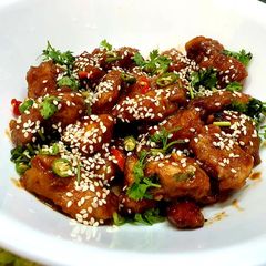 A picture of Sesame Chicken.