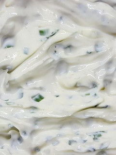 Una foto de Dip de queso crema y ciboulette (o verdeo)
