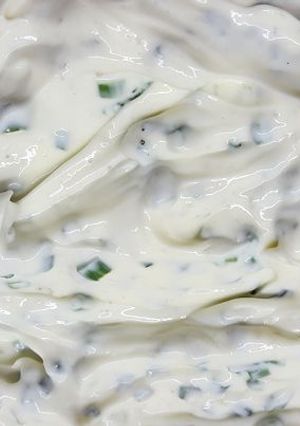 Una foto de Dip de queso crema y ciboulette (o verdeo)
