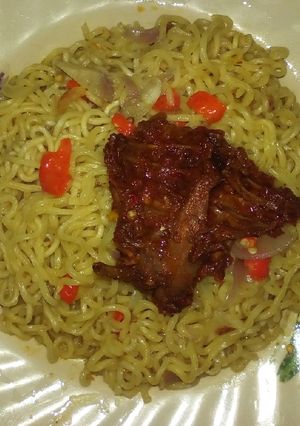 A picture of Noodles.