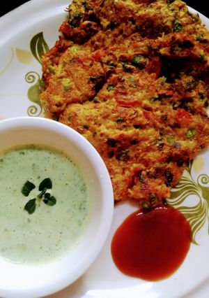 ওটস ভেজ চিলা(Oats veg chila recipe in Bengali) রেসিপির প্রধান ছবি