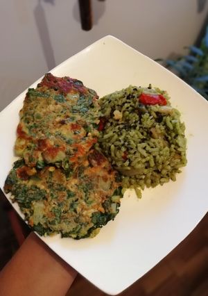 Una foto de Tortilla de acelga y arroz al pesto