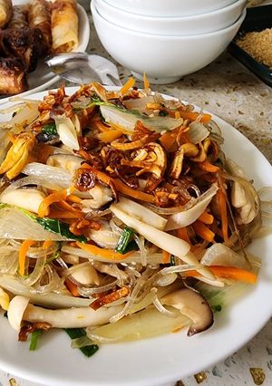 Hình của món Miến xào nấm (món chay).