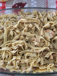 Una foto de Fettuccine con gambas y langostinos