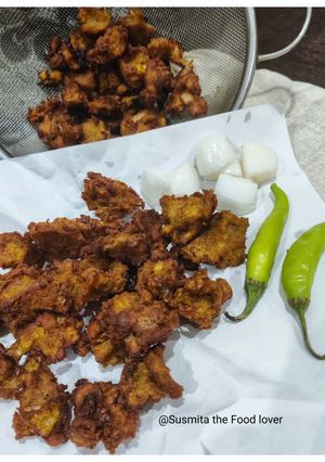 A picture of Brown bread pakoda.