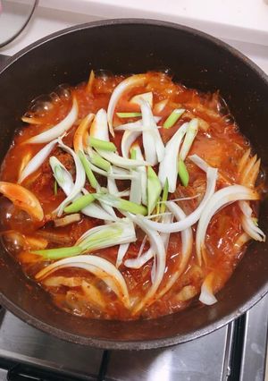 รูปของ กิมจิจีเก แกงกิมจิแบบง่ายๆและอร่อยจากแม่ย่าคนเกาหลีคะ