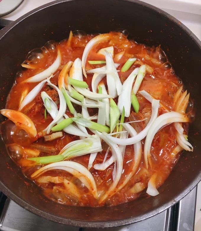 รูปของ กิมจิจีเก แกงกิมจิแบบง่ายๆและอร่อยจากแม่ย่าคนเกาหลีคะ