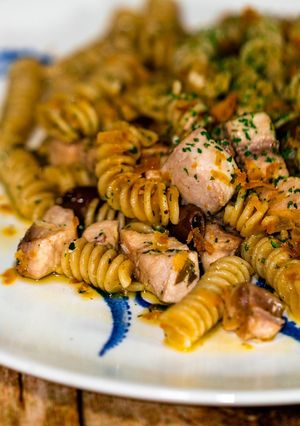 Foto di Pasta con dadini di Ricciola, Olive Taggiasche & Bottarga