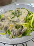 Fetuccini de zapallo italiano con bechamel vegana