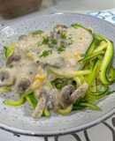 Fetuccini de zapallo italiano con bechamel vegana