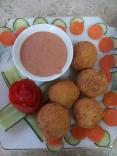 A picture of Chicken cheese balls.