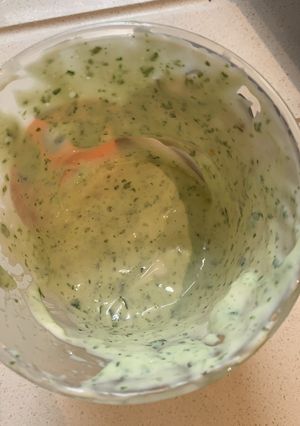 Una foto de Dip de albahaca
