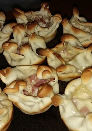 Una foto de Canastas de queso, Jamón y pollo 👌😋😋
