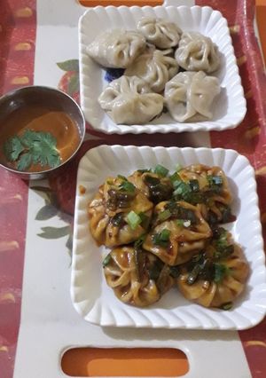 A picture of Veg Momos and Schezwan Chutney Fried Momos.