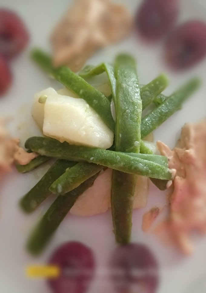 Una foto de Ensalada de pollo templada