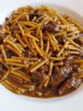 Fideos con carrilleras de cerdo al vino tinto