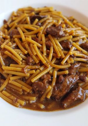 Una foto de Fideos con carrilleras de cerdo al vino tinto