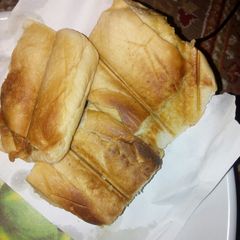 A picture of Sandwich or toasted bread.