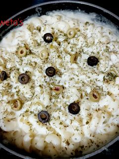 મેક્રોની પાસ્તા વિથ વ્હાઇટ ચીઝી સોસ (Pasta with white cheesy sauce) રેસીપી મુખ્ય ફોટો