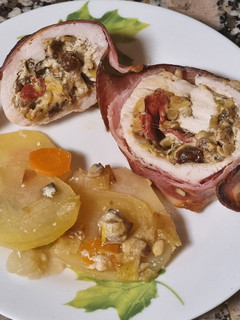 Una foto de Pechuga de pollo rellena al horno