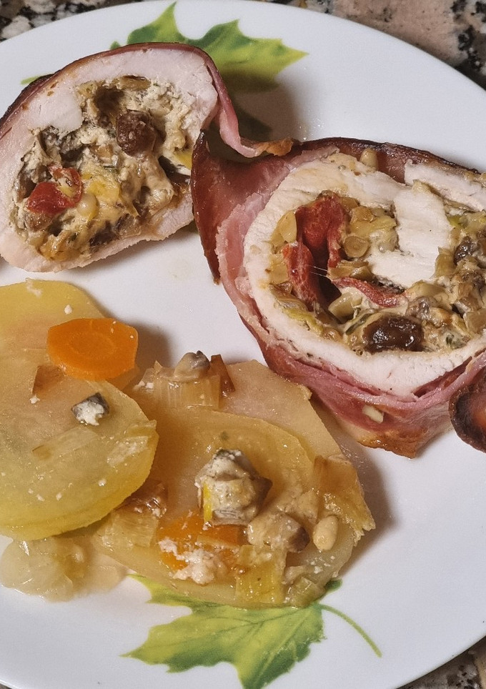 Una foto de Pechuga de pollo rellena al horno