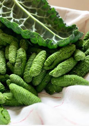 Foto di Cavatelli di cavolo nero con pesto di cavolfiore