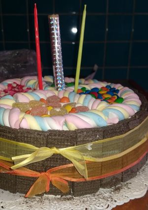 Una foto de Torta golosinera rápida😍🍬🍭