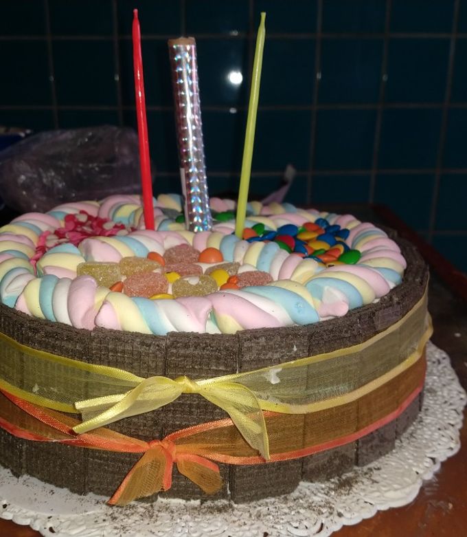 Una foto de Torta golosinera rápida😍🍬🍭