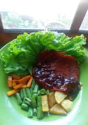 Foto resep Steak Daging dengan Saus Steak (Brown Sauce) recook mbak Sri
