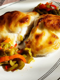 Una foto de Bacalao gratinado de alioli con miel