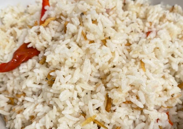 Langkah Mudah untuk Menyiapkan Nasi Liwet Ricecooker yang Menggugah Selera
