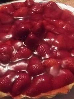 Una foto de Tarta de frutillas con crema!!!