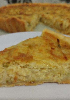 Una foto de Tarta de puerro y cebolla sin crema😉