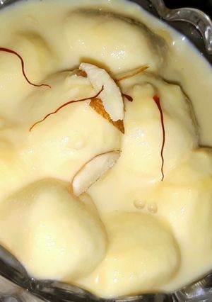 A picture of Chena payesh.