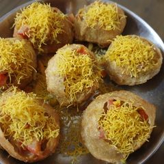 A picture of Bhel puri.