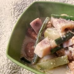 A picture of Sayur Godog / Vegetable in Coconut Milk Curry.