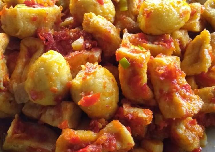 Langkah Mudah untuk Menyiapkan 1. Tahu telur puyuh balado yang Bisa Manjain Lidah