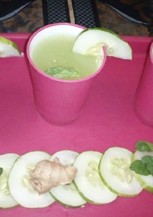 A picture of Cucumber and ginger juice.