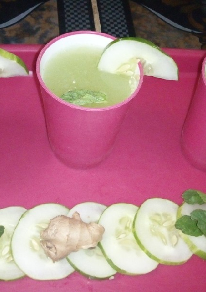 A picture of Cucumber and ginger juice.