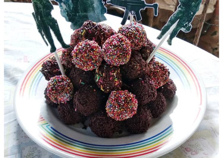 25. 🍫⚽ Choco Regal Balls Tower ⚽🍫