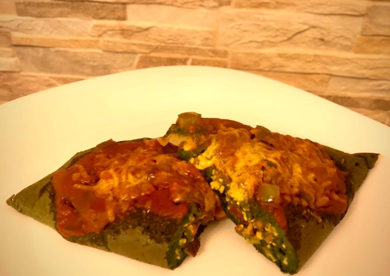 Crepes de espinaca rellenos de pollo