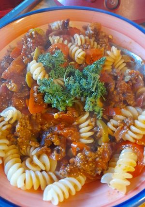 A picture of Turkish inspired quick pasta.