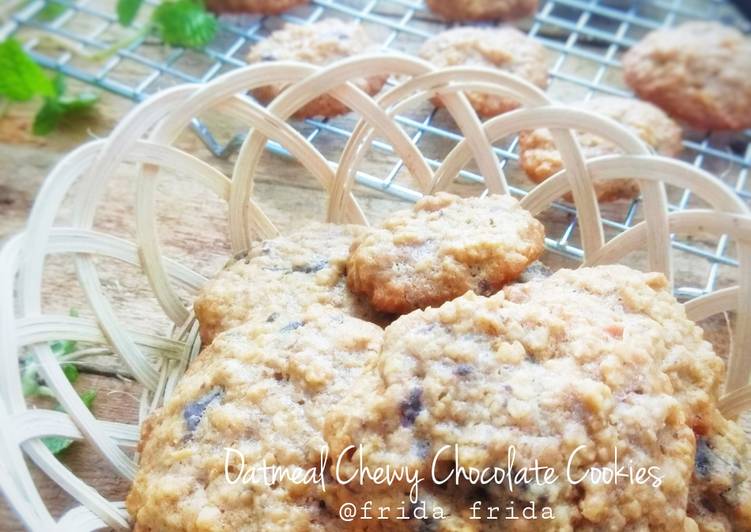 Oatmeal Chewy Chocolate Cookies