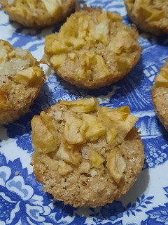 Una foto de Bocaditos de manzana con avena