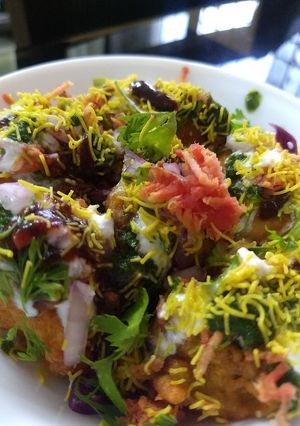 A picture of Pav pakoda chat.