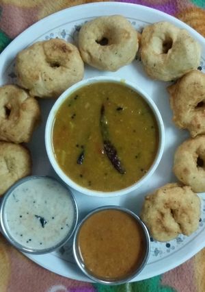 A picture of Sambar wada.