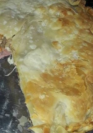 Una foto de Tarta de caballa, queso y verduras